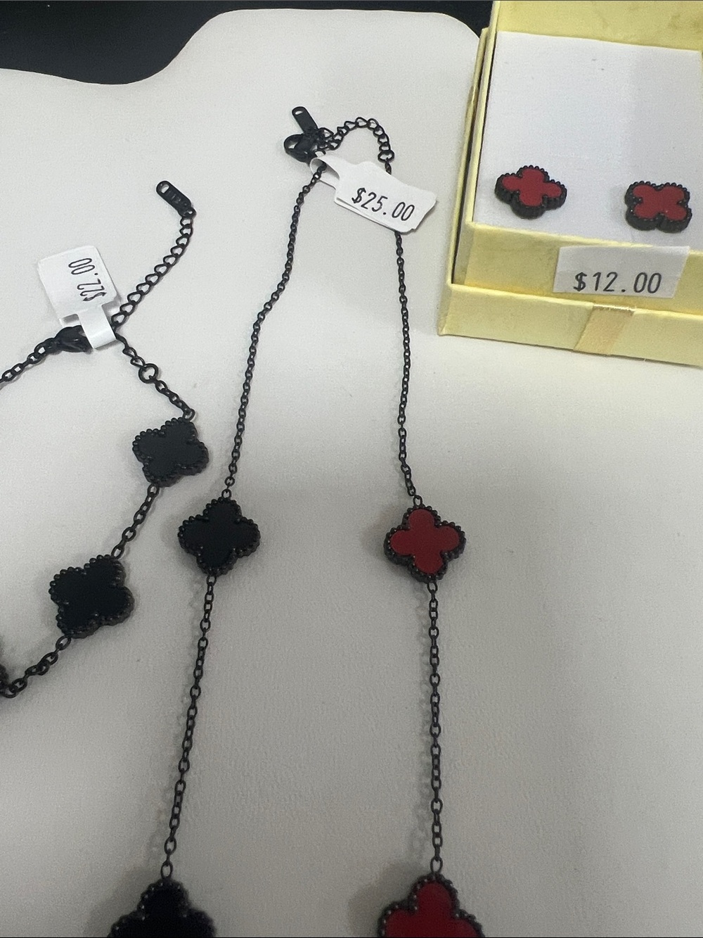 Women's Red Clover Necklace, Bracelet and Stud Earrings Set in red & black - Picture 7 of 7